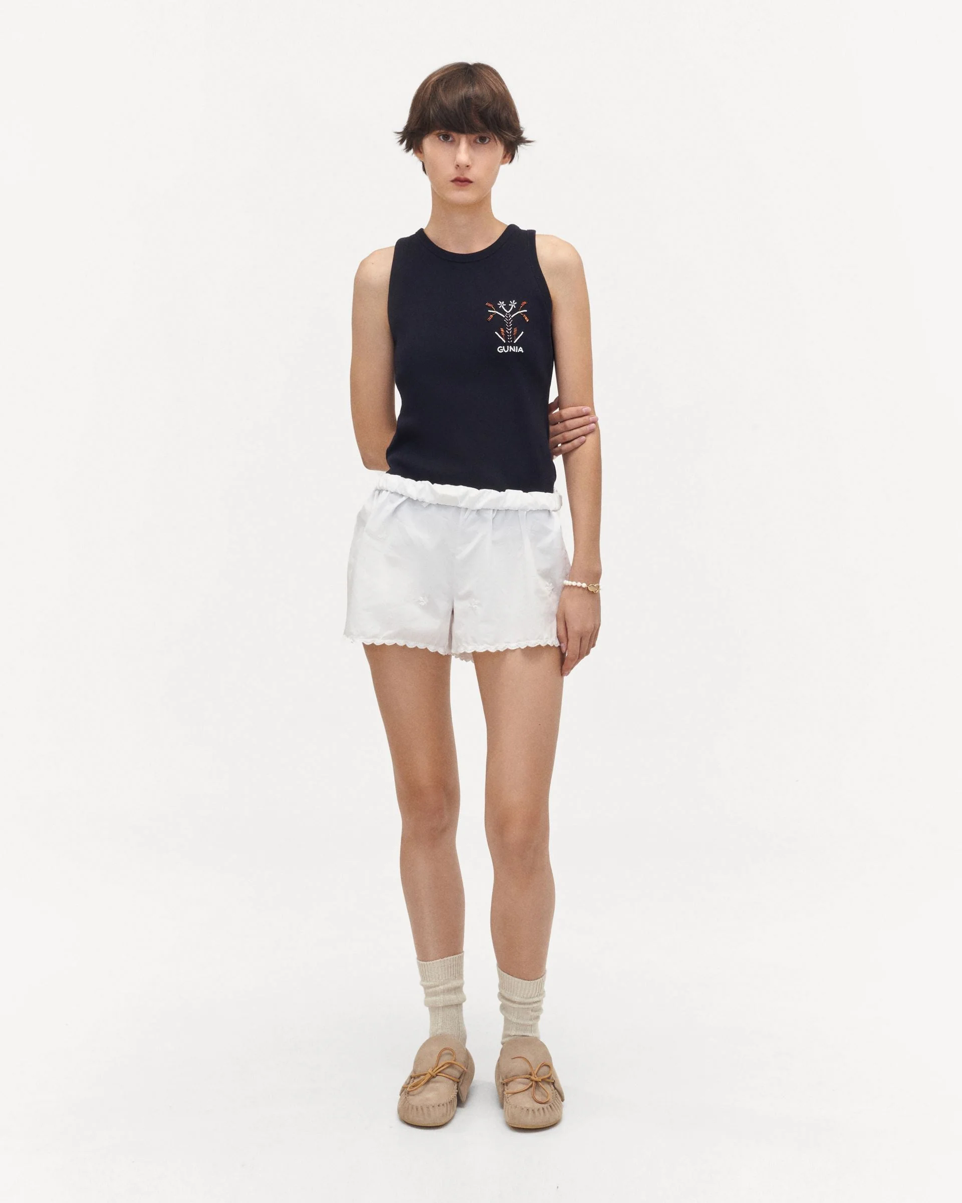 Tyras White Pearl Bracelet - Image 3