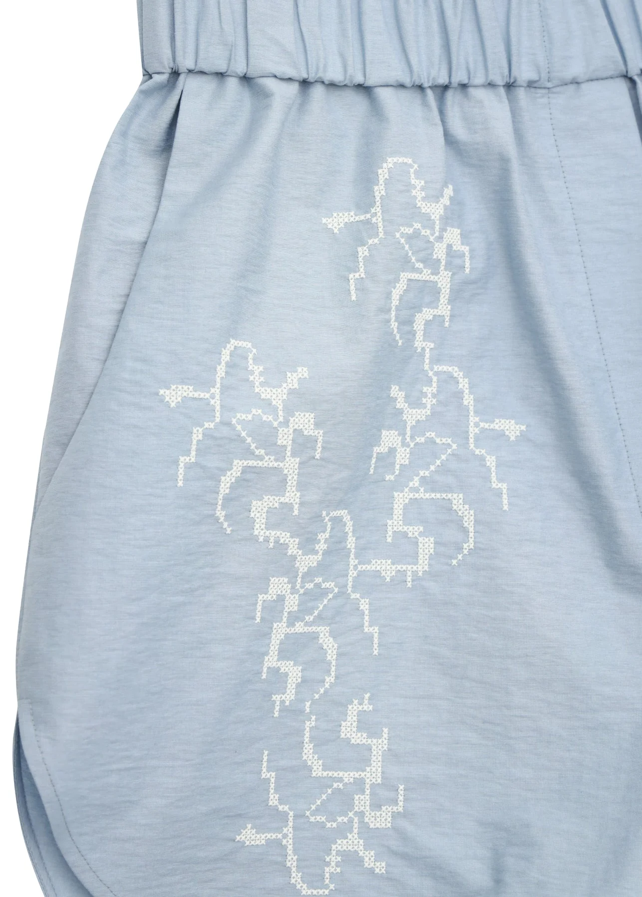 Shorts with Tyn Embroidery - Image 5