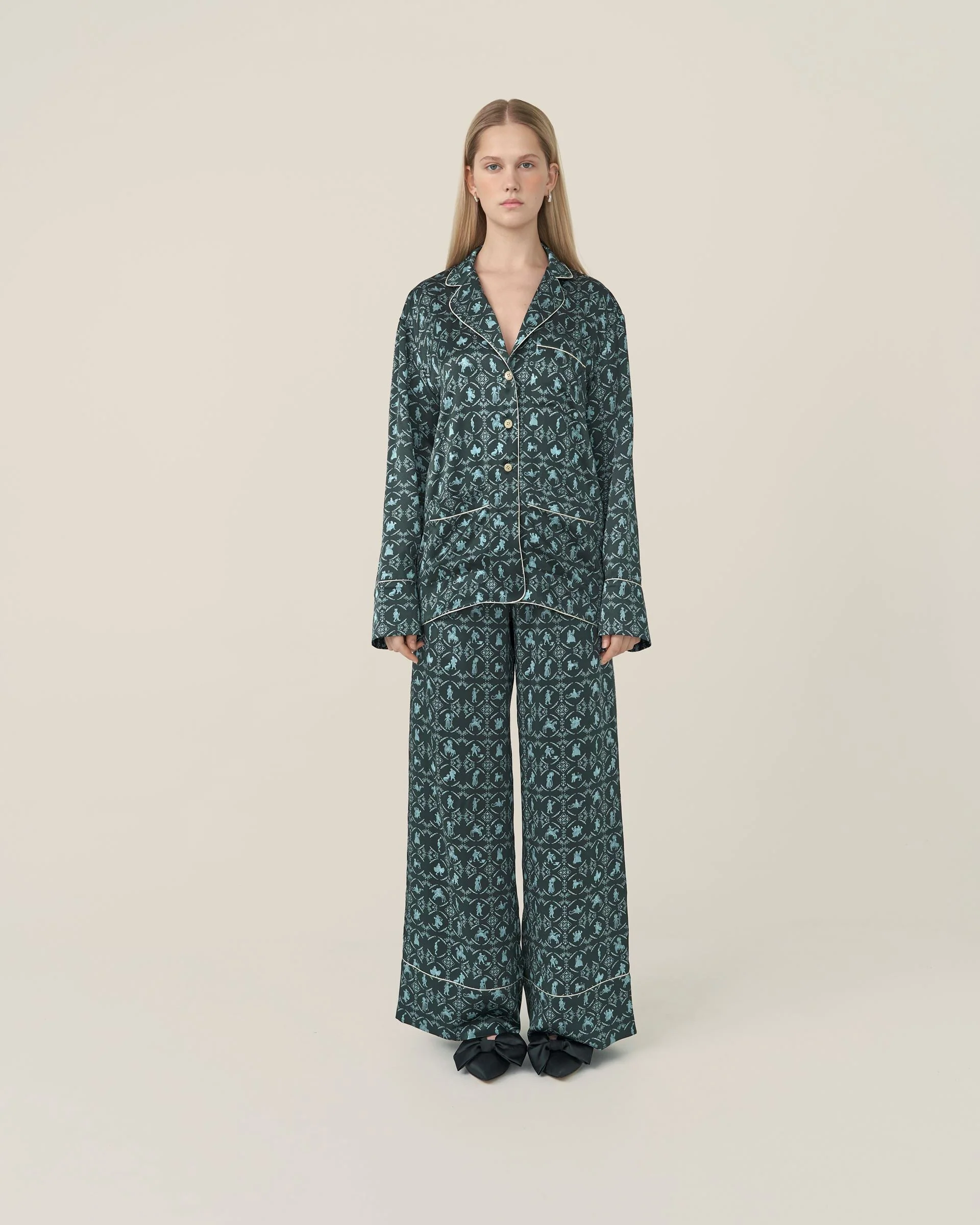 Silk shirt 'Vechornytsi' in dark - Image 3