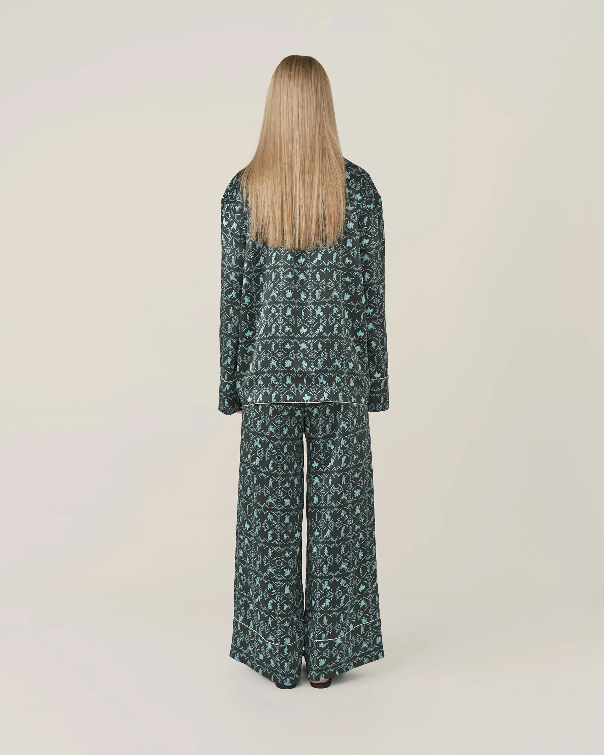 Silk shirt 'Vechornytsi' in dark - Image 4