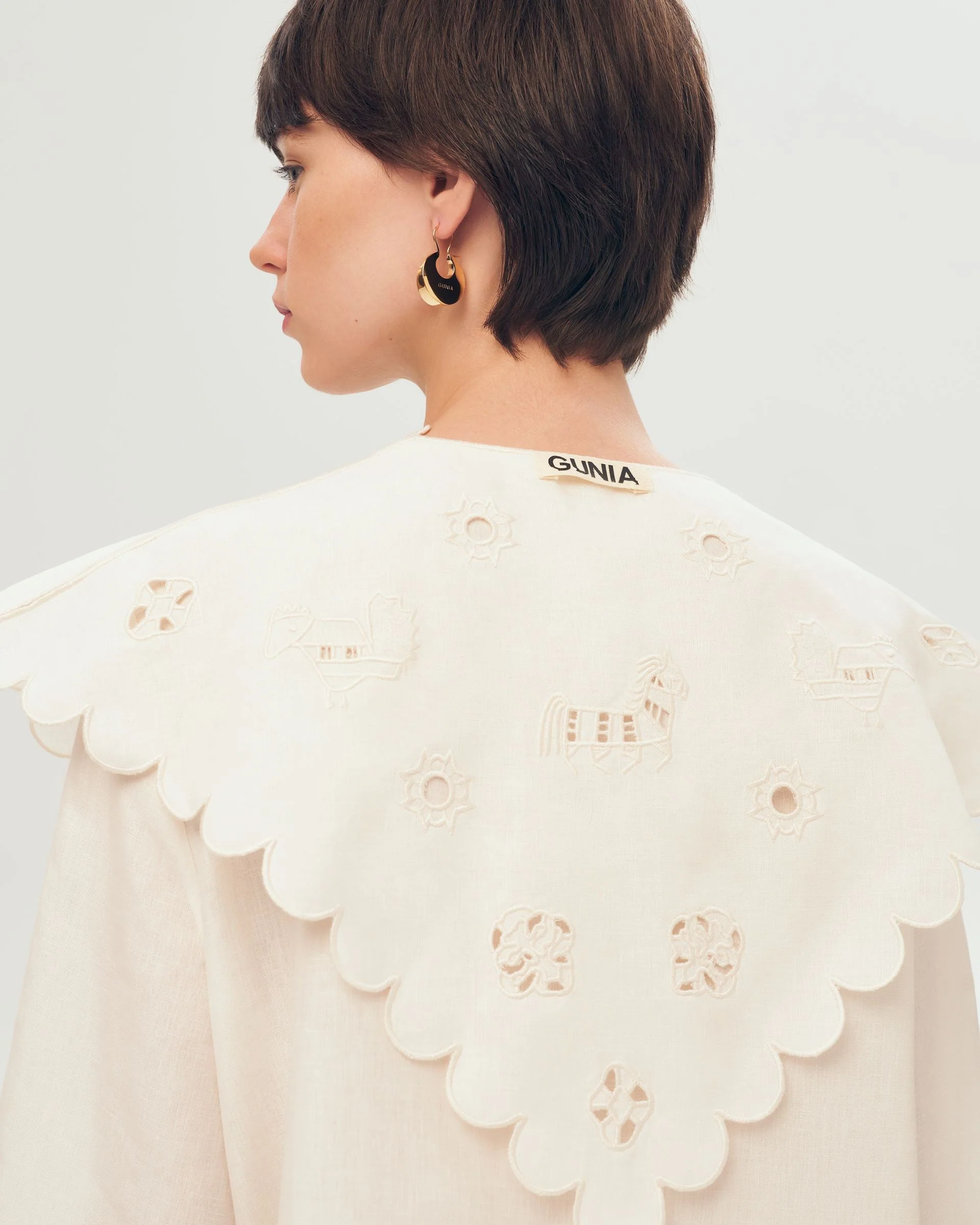 Severyna Shirt with Embroidered Collar - Image 4
