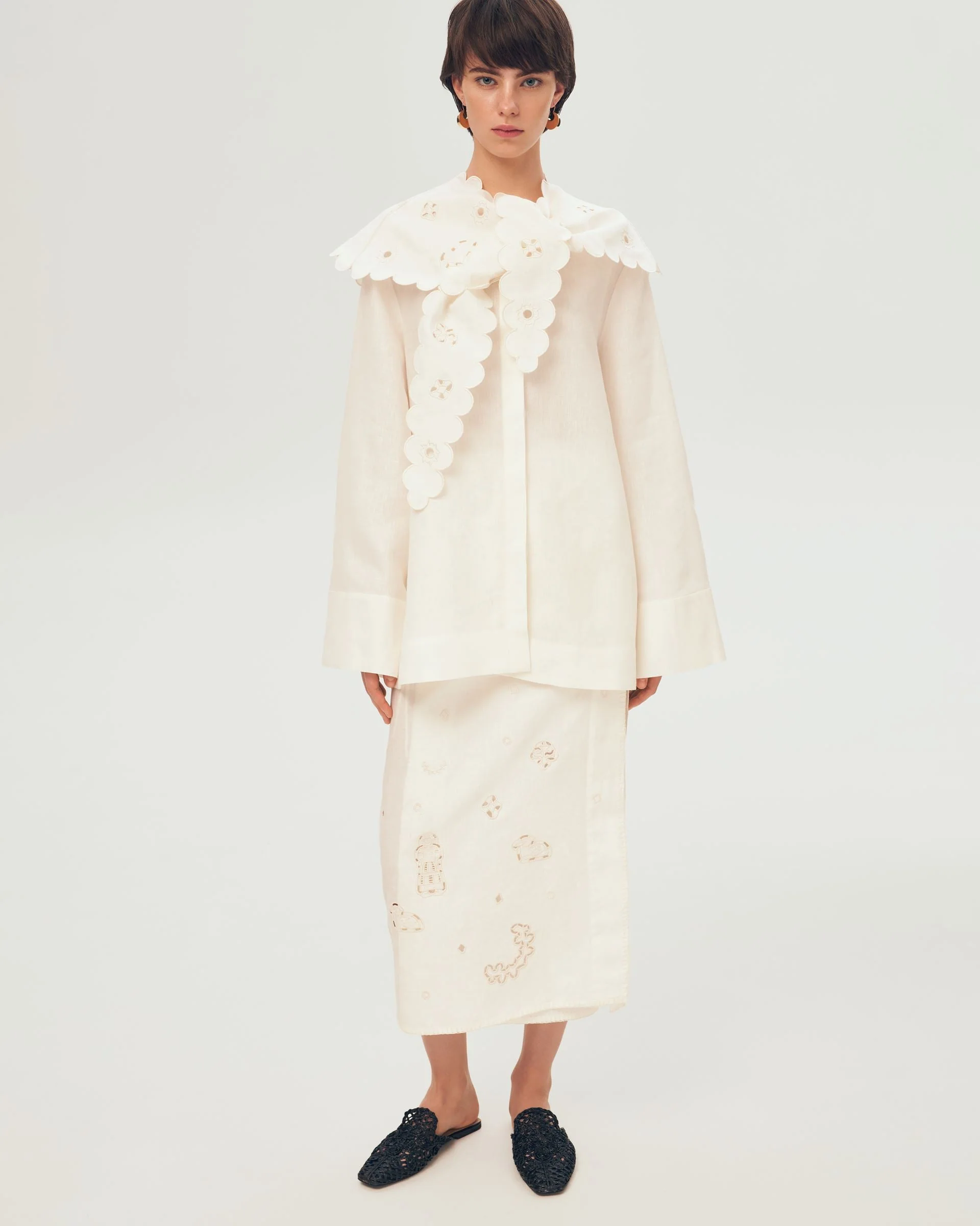 Severyna Shirt with Embroidered Collar - Image 5