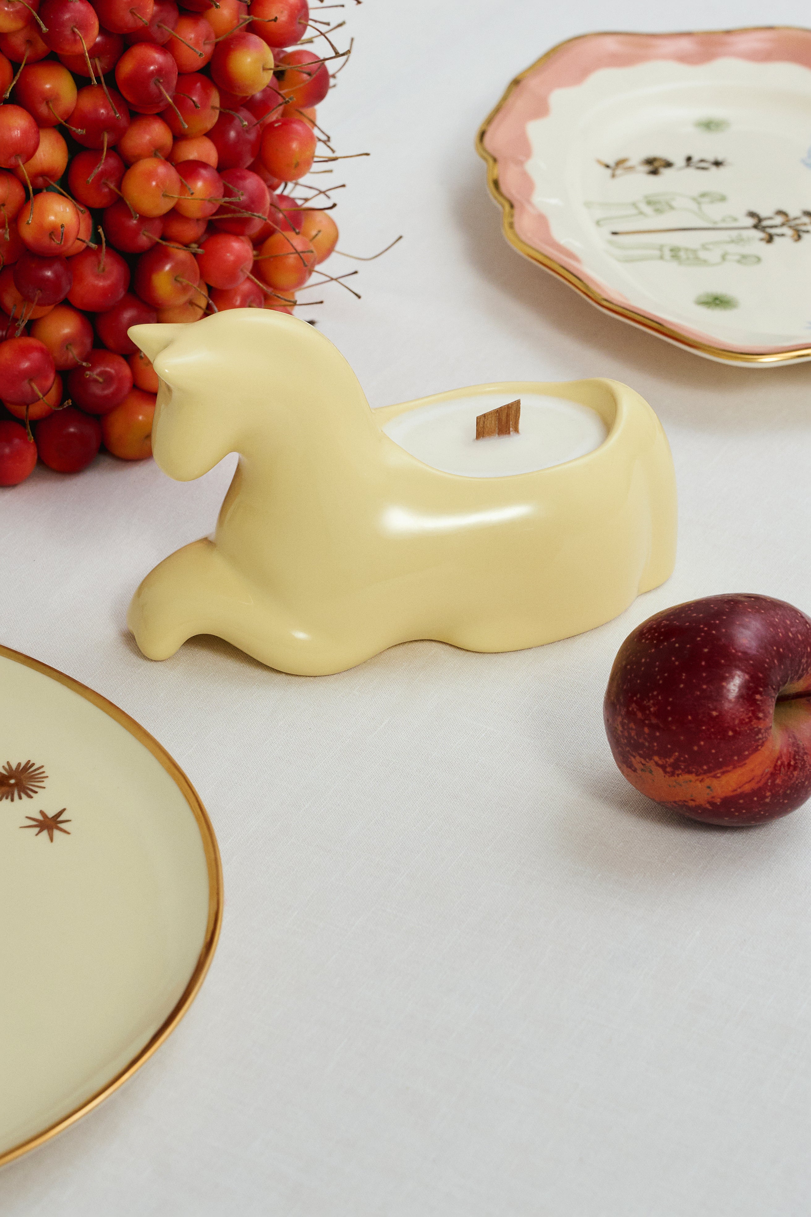 Konyk Candle in Yellow - Image 3